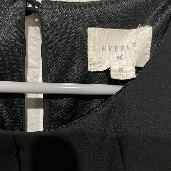 Black dress - Picture 2 of 3